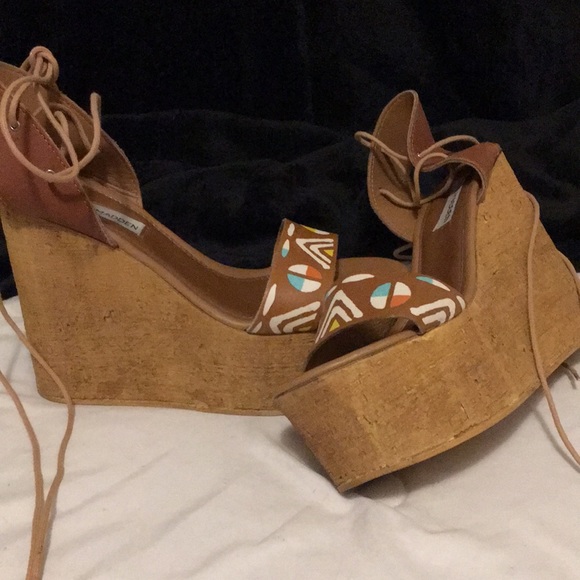 Steve Madden Bikini style woman’s cork look leather wedge lace up sandal size 9 - Picture 5 of 6